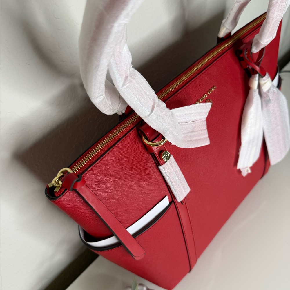 NEW ♥️ Michael Kors Large Leather Sullivan Tote in Crimson - Picture 3 of 9